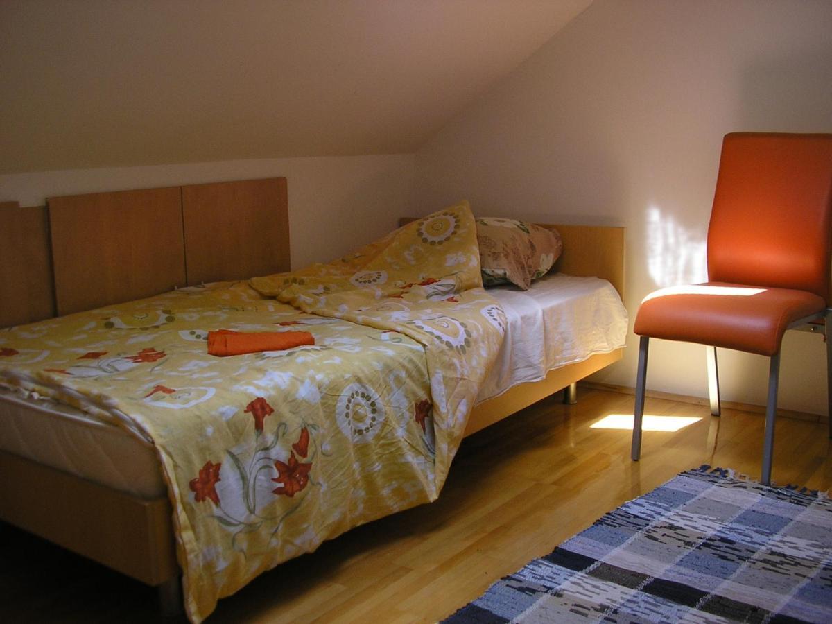 Suncano Potkrovje U Centru Apartman Szkopje Kültér fotó